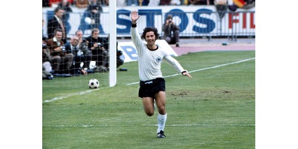 Existuje fotbalový tým s názvem Müller